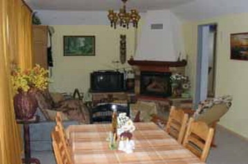 Polonia Chata Łabapa, Exterior